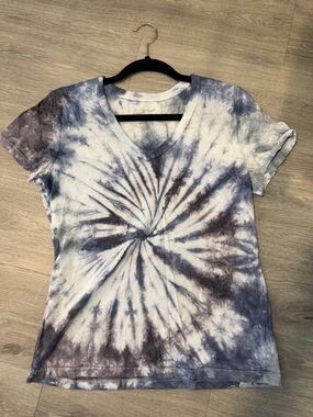 Universal Thread Spiral Tie-Dye V-Neck Short Sleeve Tee - Blue, Gray